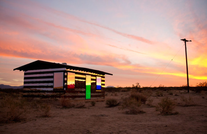 lucid-stead-mirrors-the-joshua-tree-desert-designboom-05